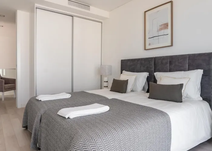 Peralta - Stunning With Private Pool 03 לוריניה