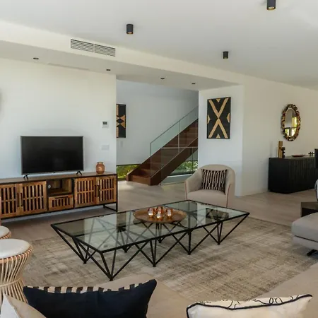 Villa Peralta - Stunning With Private Pool 03 *